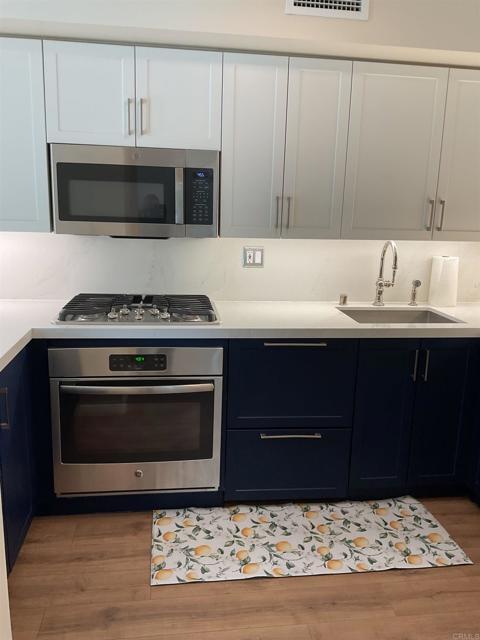 Building Photo - 500 W Harbor Dr