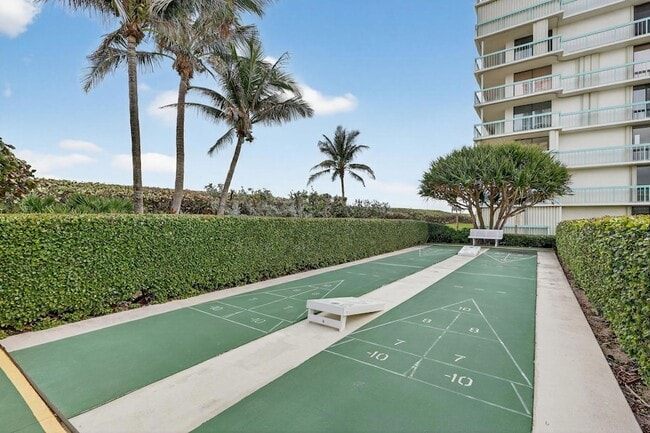 Building Photo - 9940 S Ocean Dr