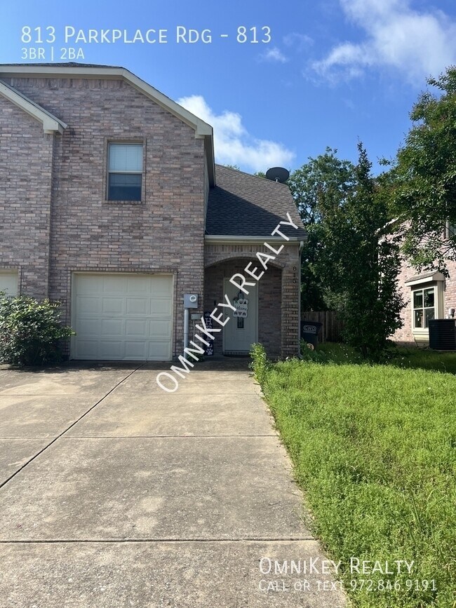 Building Photo - 813 Parkplace Ridge
