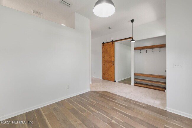 Building Photo - 721 Hazelmoor Ln