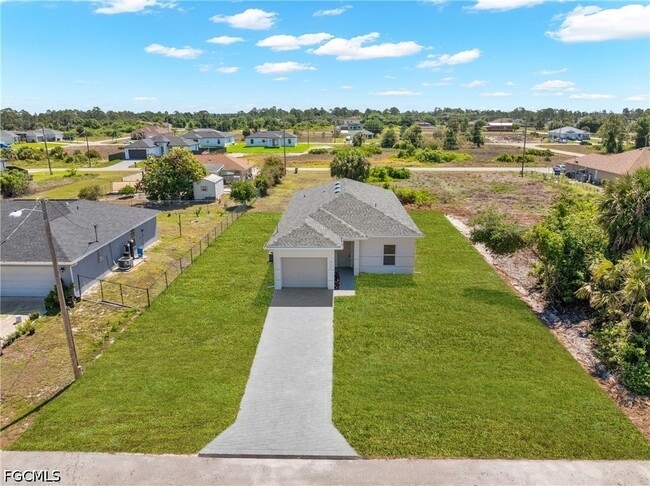 Building Photo - 917 Margaret Ave S