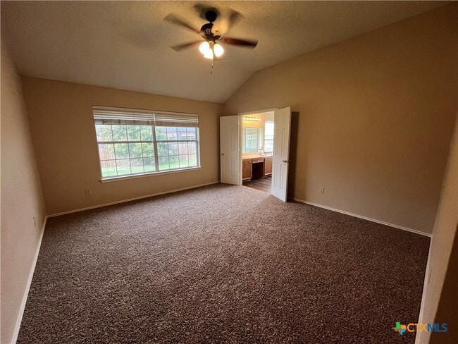 Building Photo - 2523 Creek Dr
