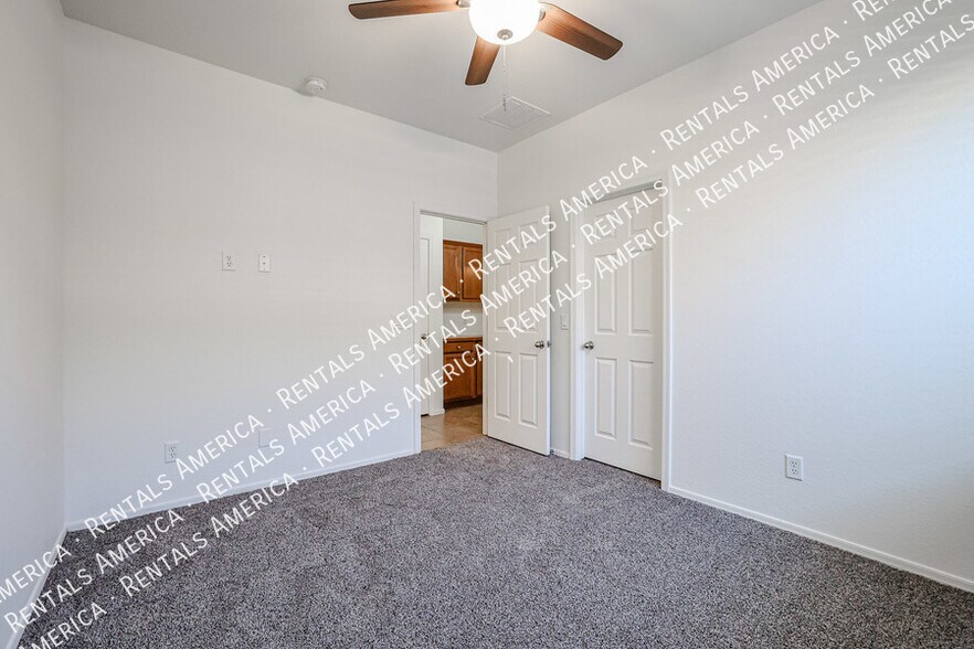 Building Photo - 6946 W Harwell Rd