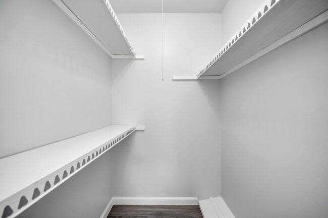 Building Photo - 4710 Lotus St