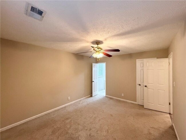 Building Photo - 1050 Mathews Ct