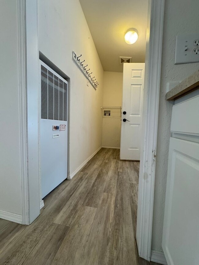 Building Photo - COMING SOON! NOW TAKING APPLICATIONS! An Outdoor Entertainer's Dream on the Majestic Oregon Coast!