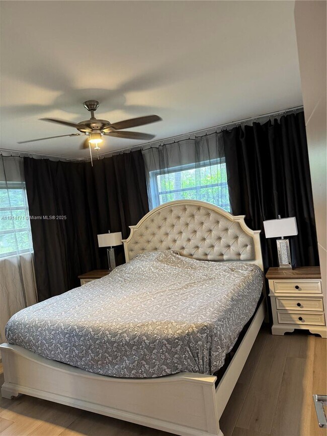 Building Photo - 13451 SW 74th Ave