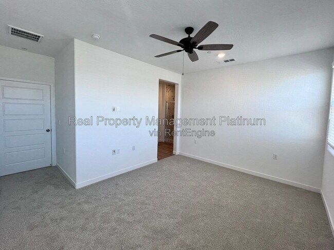 Building Photo - 883 Fruitwood Ave
