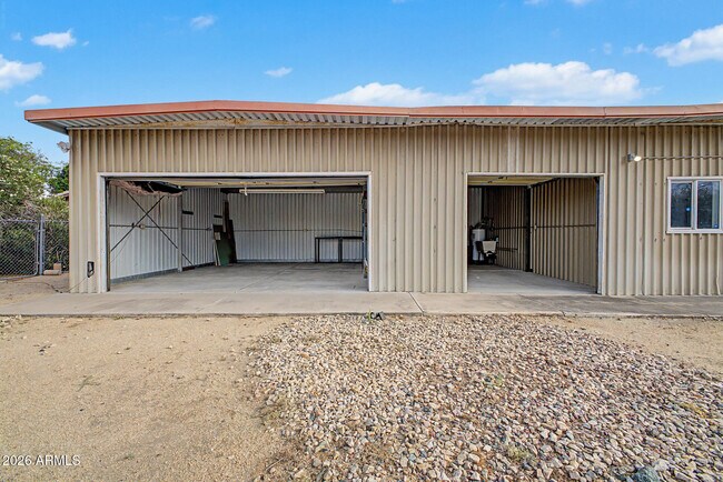 Building Photo - 2837 W Union Hills Dr