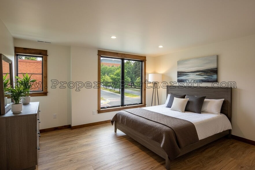 Building Photo - 824 S 8th Ave