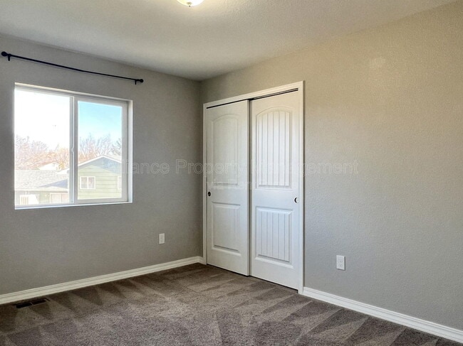 Building Photo - 7470 Grand Valley Dr