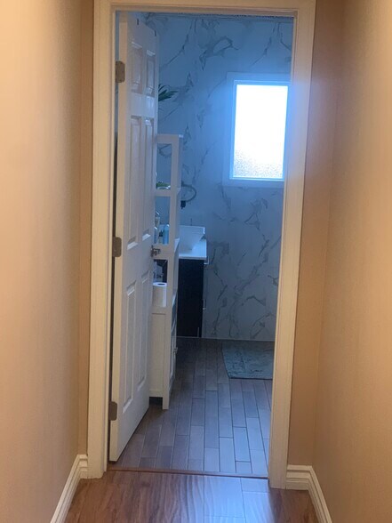 Building Photo - 766 N Alexandria Ave