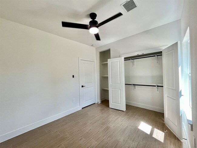 Building Photo - 5710 Delmack St