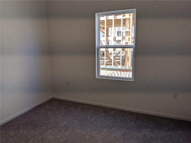 Building Photo - 6705 Routenburn St