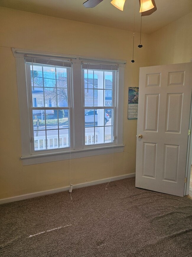 Building Photo - 966 Ave I