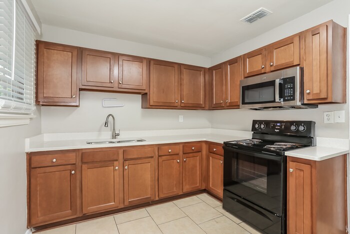 Building Photo - 980 McTyre Ct