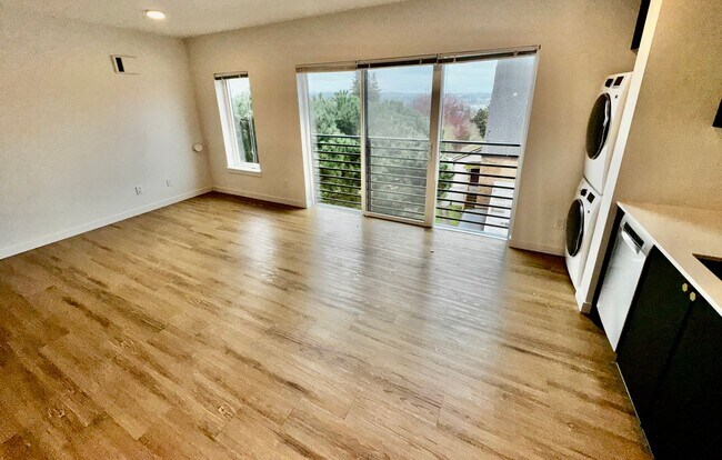 Interior Photo - Cypress Greenwood ~ The Heart of Phinney Ridge