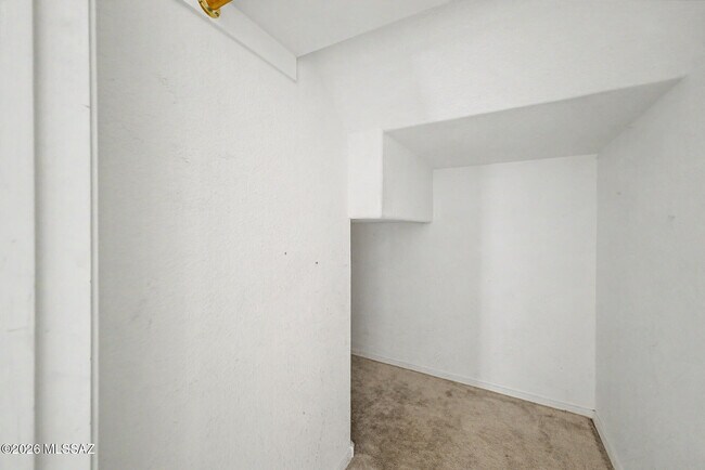 Building Photo - 2656 W Mountain Heights Ct