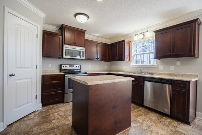 Building Photo - 141 Powers Dr