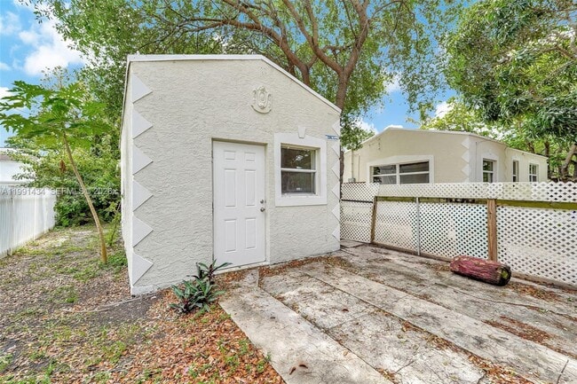 Building Photo - 299 NW 43rd St