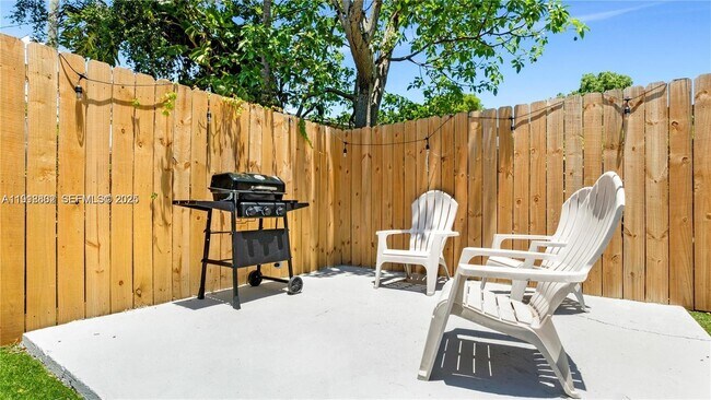 Building Photo - 32 SW 9th St