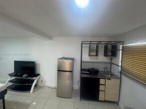 Building Photo - 2021 Wilmington St