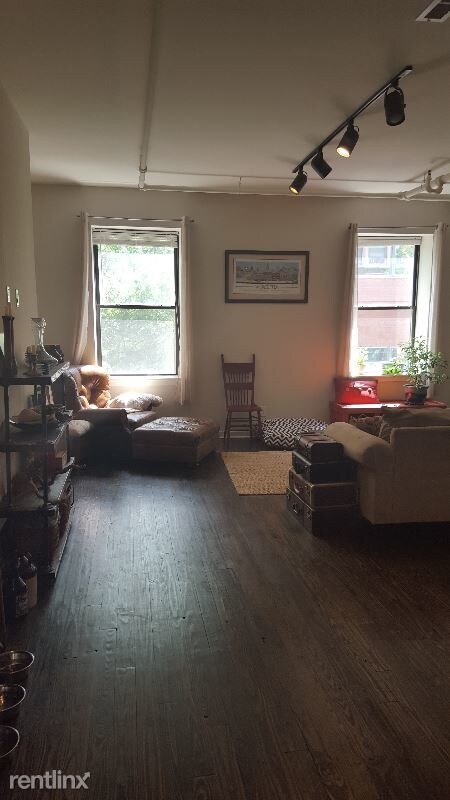 Building Photo - 216 S 16th St