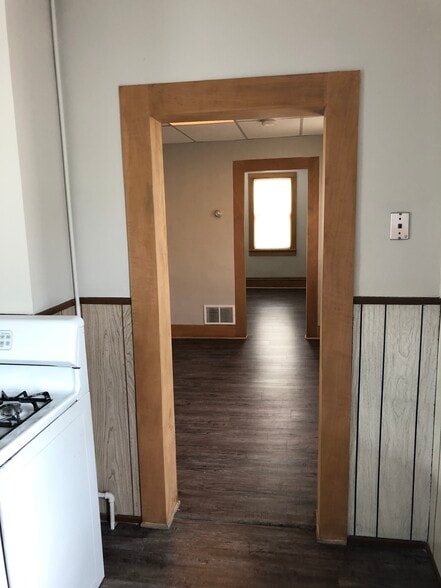 Building Photo - 1579 E 32nd St