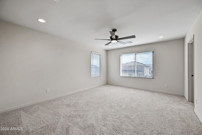 Building Photo - 8961 W San Juan Ave