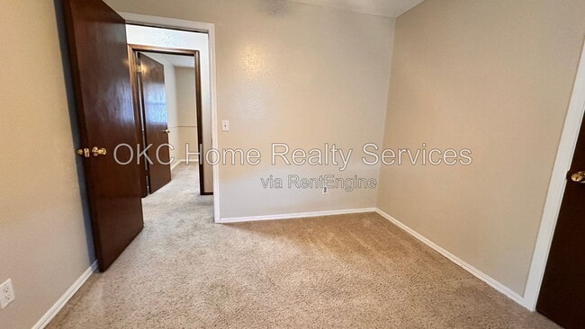 Building Photo - 8833 Cedar Ln