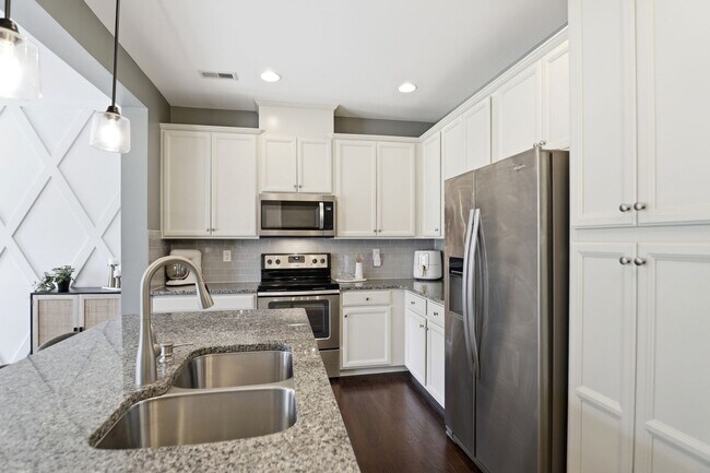 Building Photo - 1223 Bhaltair Ln