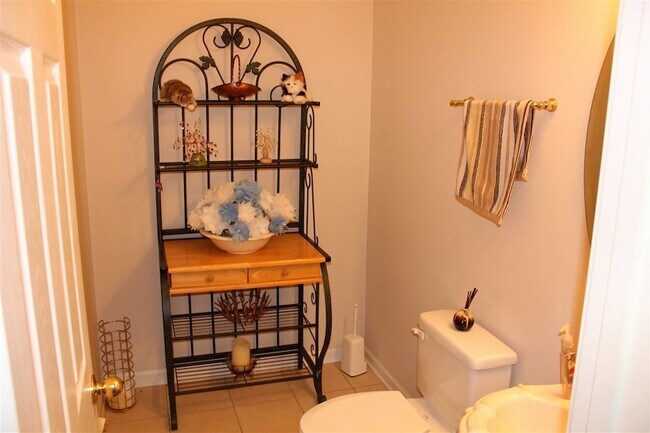 Building Photo - 355 Forest Hill-Irene Rd