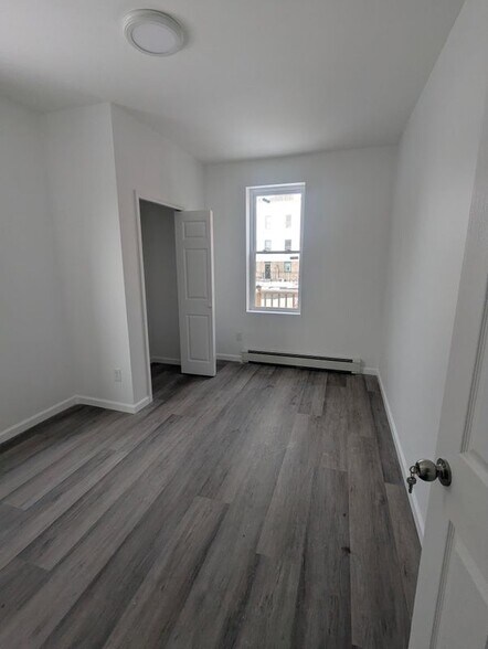 Building Photo - 153 4th Ave