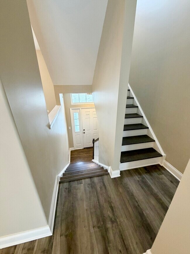 Building Photo - 10233 Concord Ln