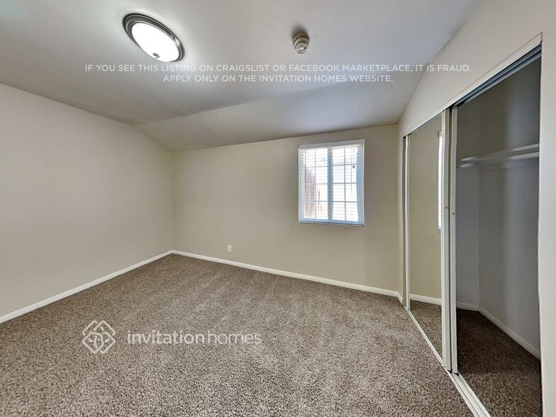Building Photo - 7943 Lasaine Ave