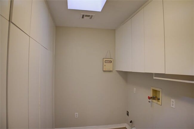 Building Photo - Beautiful Ranch-Style Rental in Marion Gardens!