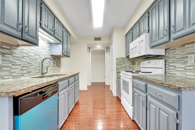 Building Photo - 710 W Embercrest Dr