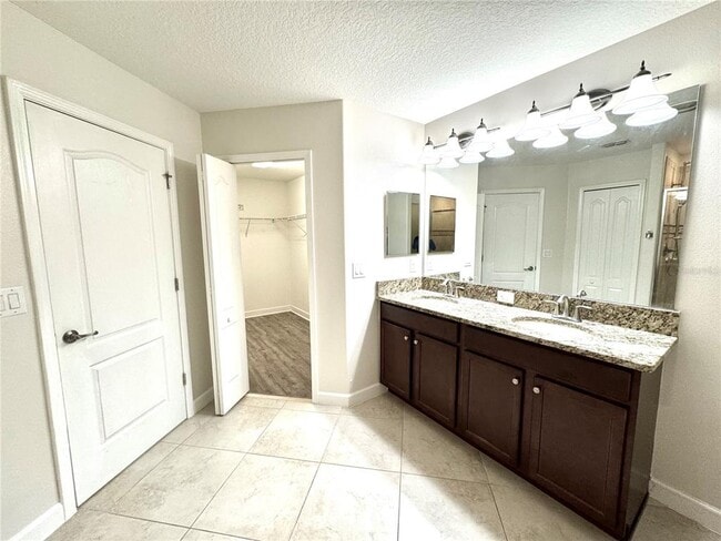 Building Photo - 11523 Peru Springs Pl