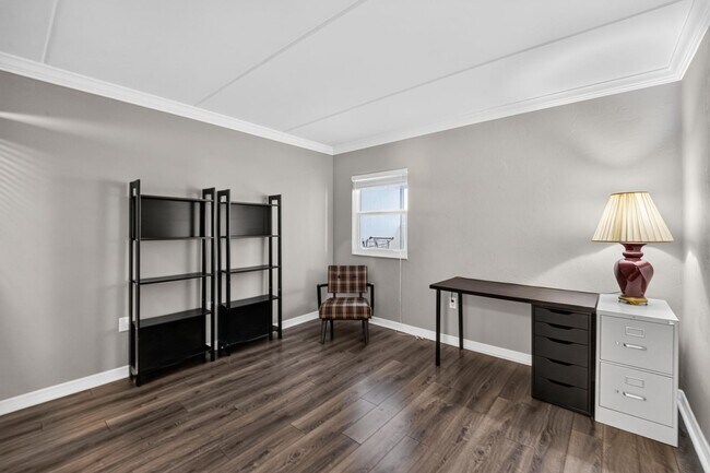 Building Photo - 3131 S Ridgewood Ave