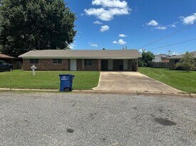 Building Photo - 127 Kaffie Dr