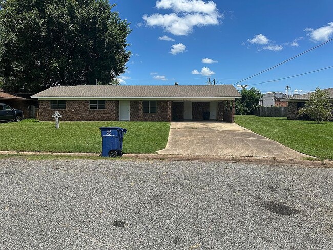 Building Photo - 127 Kaffie Dr