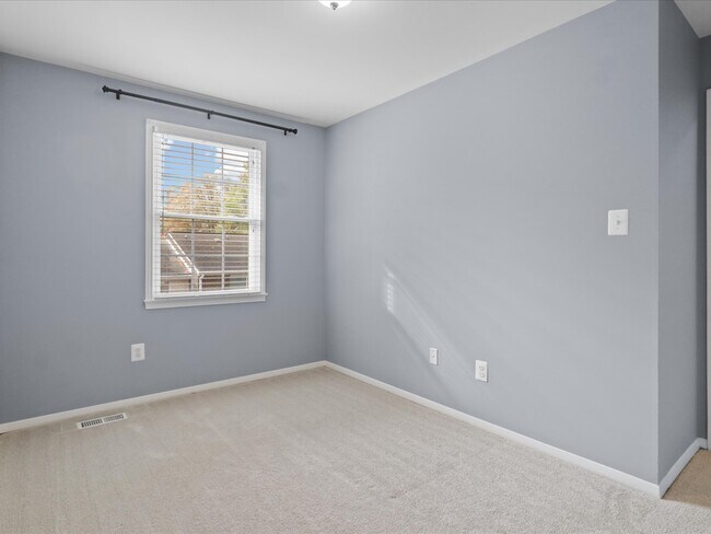 Building Photo - 8403 Thompson Rd