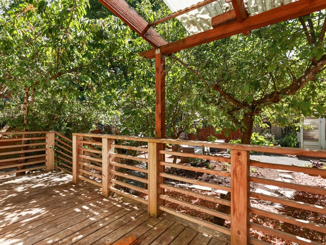 Building Photo - 9648 N Central St