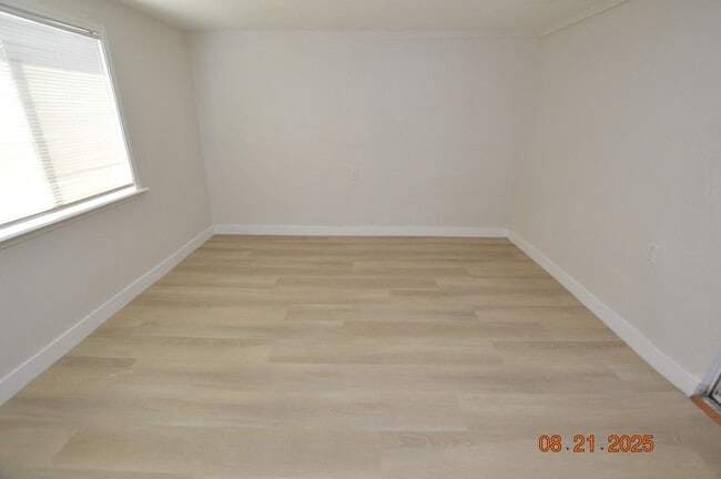 Building Photo - 6751 Sebring St