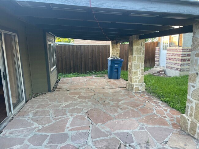 Building Photo - 4539 Guadalajara Dr