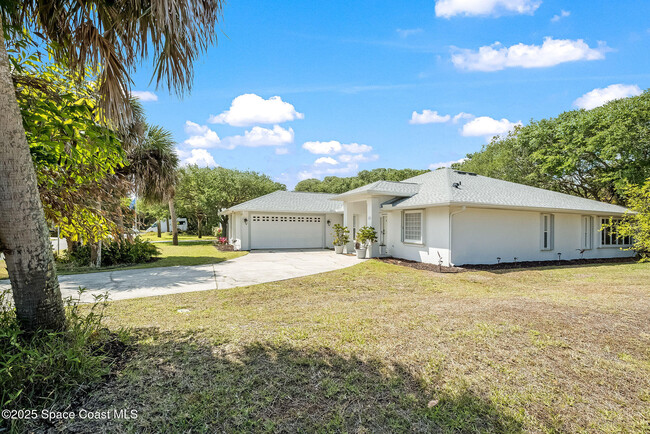 Building Photo - 210 Heron Dr