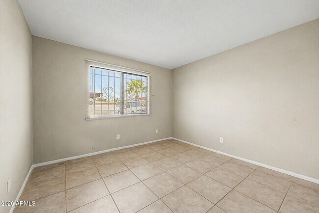 Building Photo - 3301 E Earll Dr