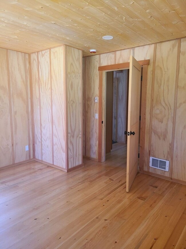 Building Photo - Beautifully Restored 1 bed 1 bath farmhous...