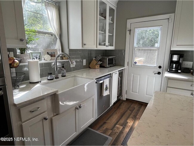 Building Photo - 4257 Longfellow St