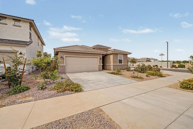 Building Photo - 4 bedroom 1 Story Home